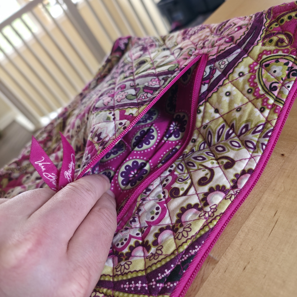 Retired Vera Bradley Very Berry Paisley Large Crossbody Hipster Bag - Picture 3 of 6